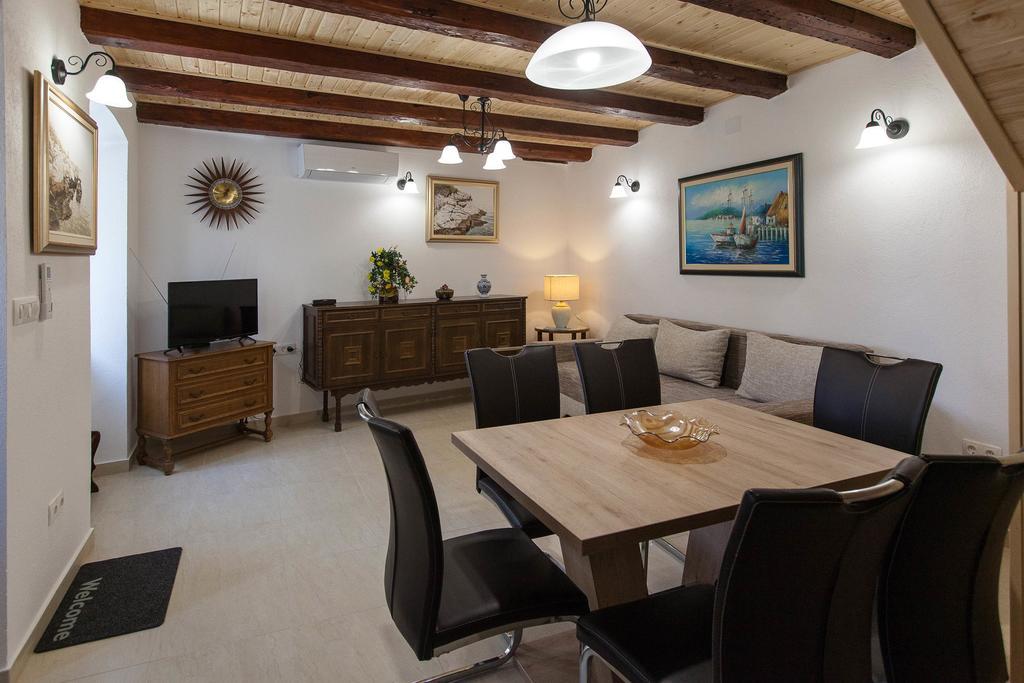 Holiday Home Nika Omišalj Extérieur photo