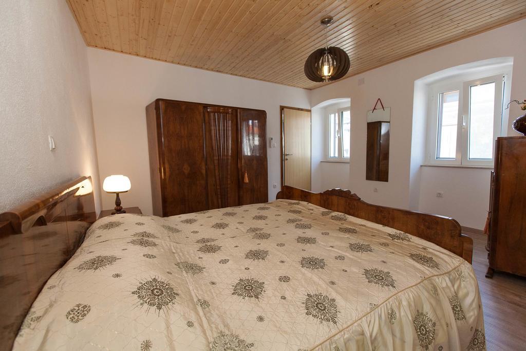 Holiday Home Nika Omišalj Extérieur photo